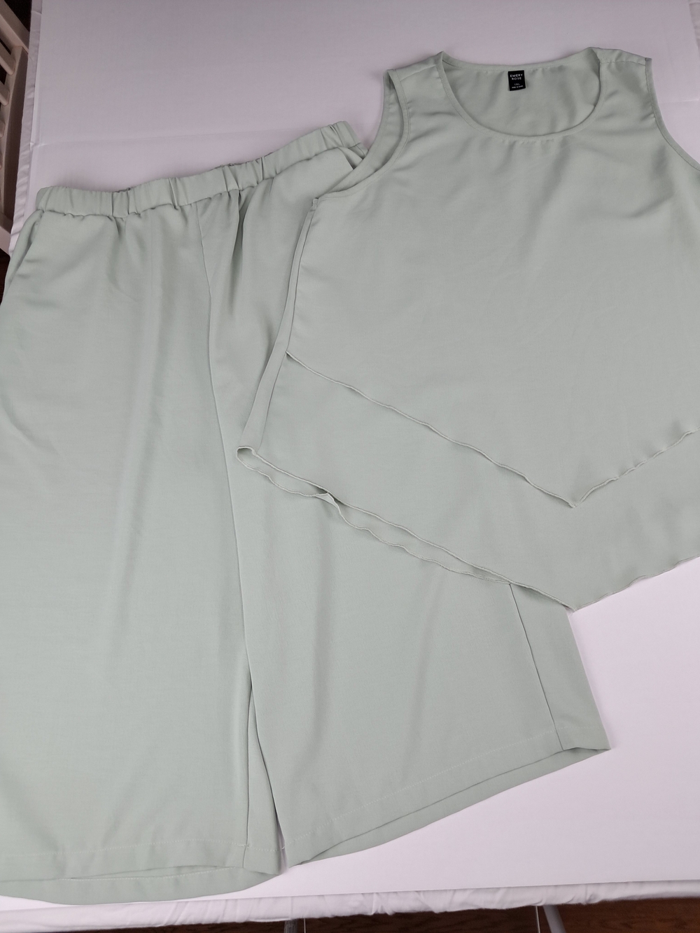 Extra Large Sage Green Emery Rose Two-piece Set